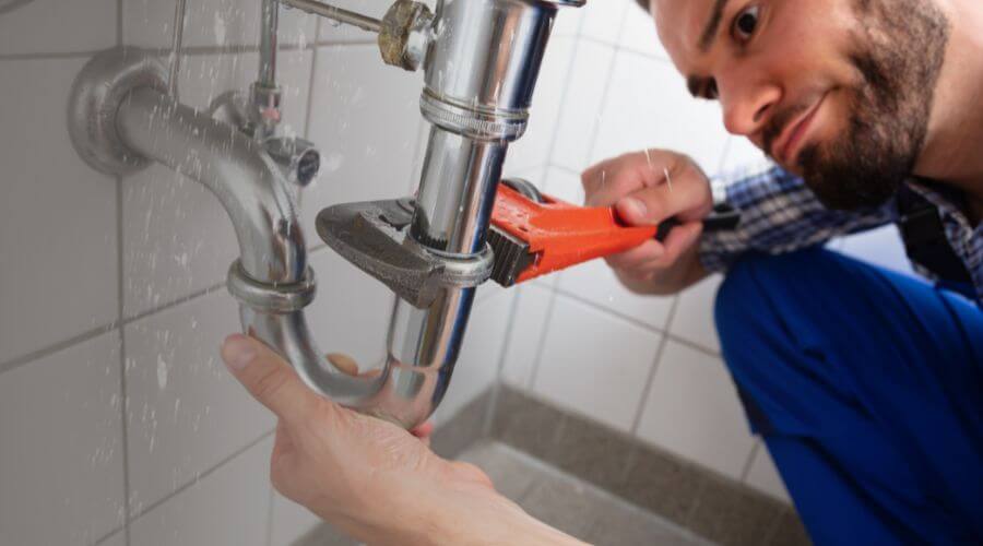 Expert burst pipe repair services in Sweeden, KY